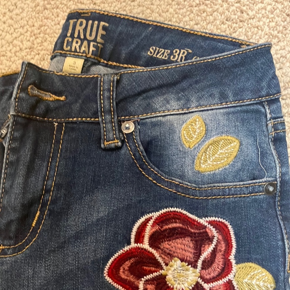 True Craft Blue Embroidered Jeans with Floral Details- size 3